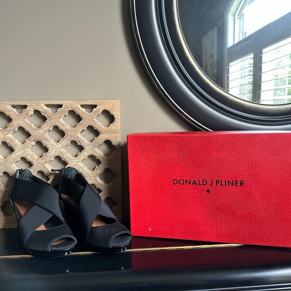 Donald J. Pliner Wedge Heels - Picture 9 of 9